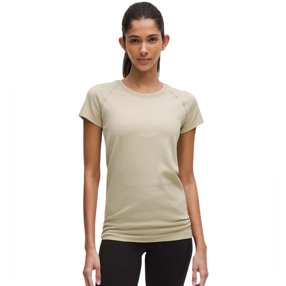NWT NEW Swiftly Tech Short-Sleeve 2.0 Hip Length
Textured Knit Top Sheer Oak